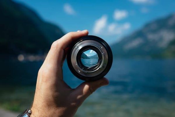 Comment surprendre un homme avec un cadeau personnalisé qui marque le Nouvel An qui aime la photographie ?